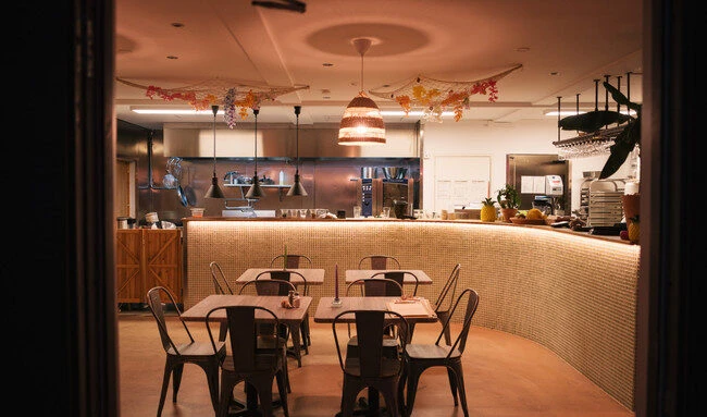 Waikiki Beach Bar & Grill